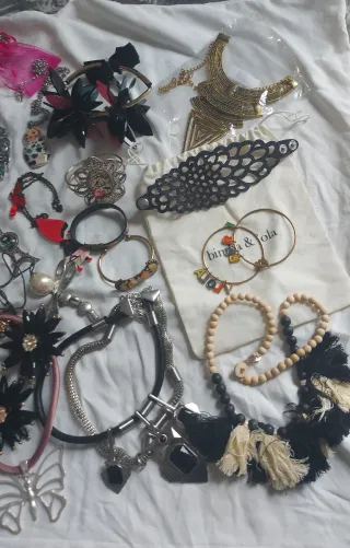 Lote collares y pulseras
