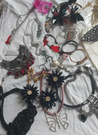 Lote collares y pulseras