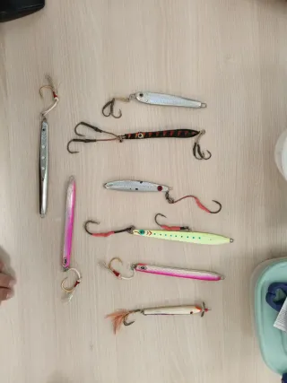 Jigs de pesca variados