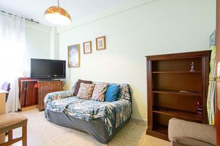 Piso en venta en Tres Huertas - El Torrejón - El Cerezo en Sevilla