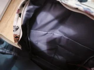 Mochila de tela con estampado floral