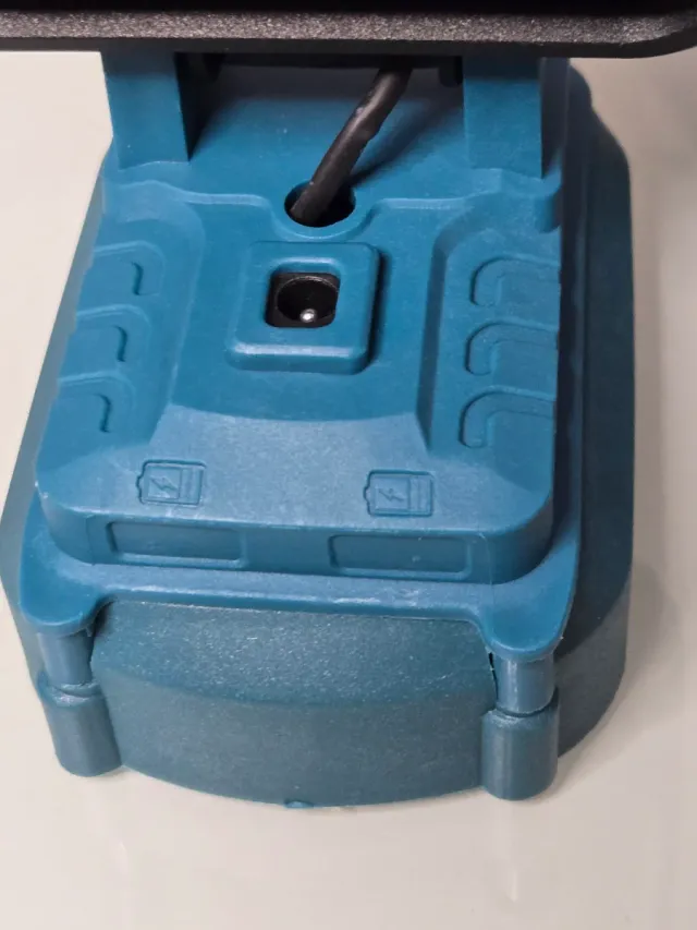 Foco LED + Batería makita 18V Nuevo