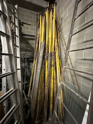 Puntales de obra metálicos