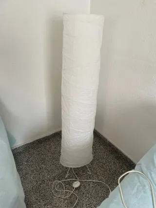 Lámpara de pie Ikea papel blanca