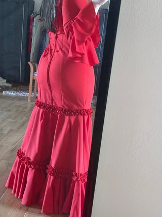 Traje de flamenca rojo con volantes