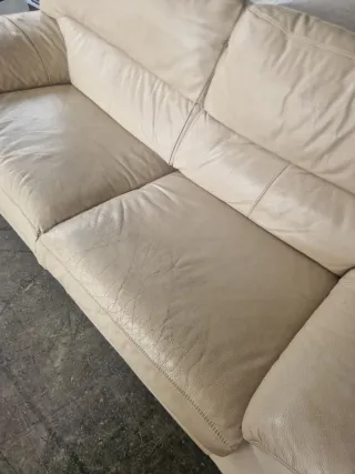 Sofá de piel beige/blanco 2 plazas