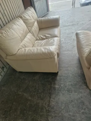 Sofá de piel beige/blanco 2 plazas