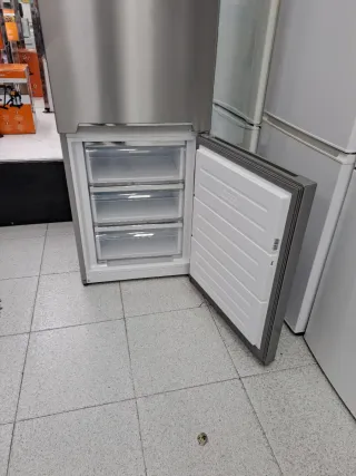 ◇Nevera marca smeg 2,cm combi◇
