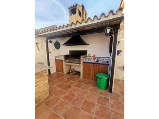 Casa adosada en alquiler en Náquera