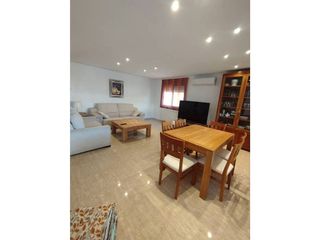 Casa adosada en alquiler en Náquera