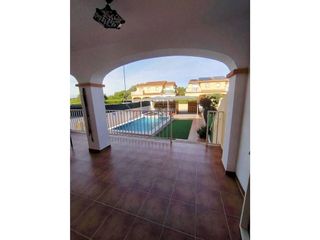 Casa adosada en alquiler en Náquera