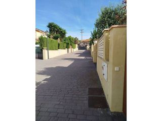 Casa adosada en alquiler en Náquera