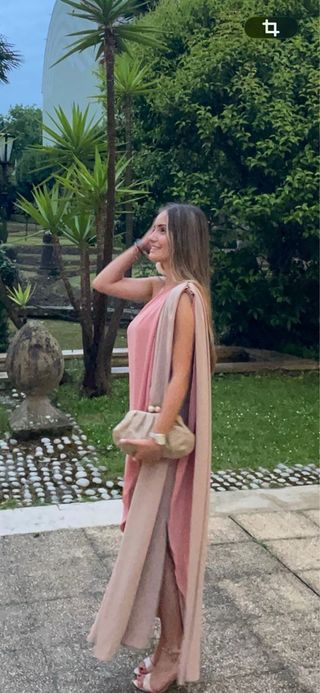 Vestido de graduación rosa nude