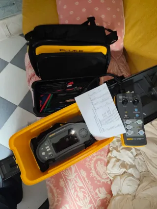 Fluke 1674FV + FEV300 Test Equipment