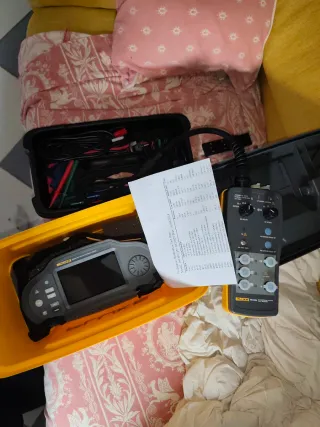 Fluke 1674FV + FEV300 Test Equipment