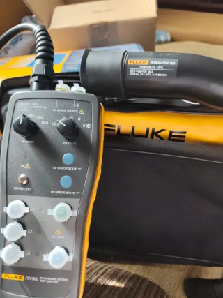 Fluke 1674FV + FEV300 Test Equipment