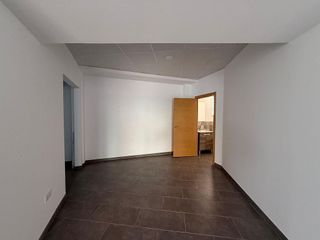 Local comercial en alquiler en Celrà