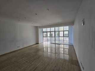 Local comercial en alquiler en Eixample Nord – La Devesa en Girona