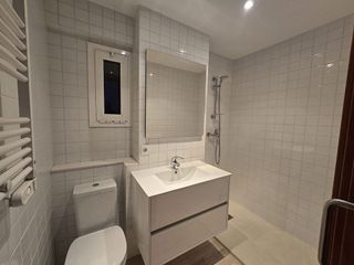 Local comercial en alquiler en Eixample Nord – La Devesa en Girona