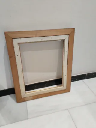 Marco dorado para obra de arte