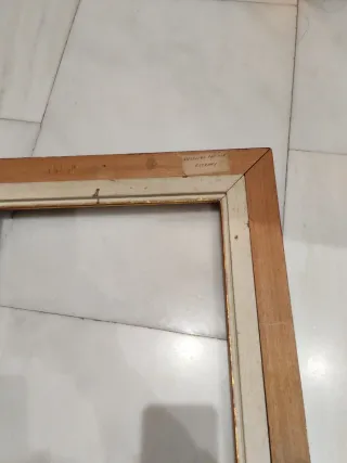 Marco dorado para obra de arte