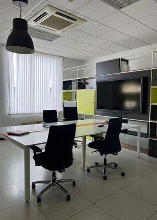 Oficina en alquiler en Sant Esteve Sesrovires