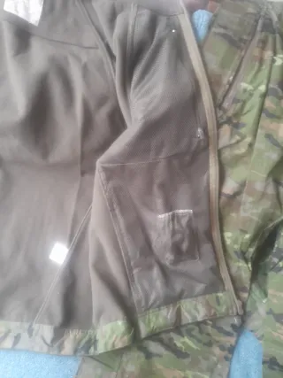 Chollo. Forro polar y pantalón de agua Talla M