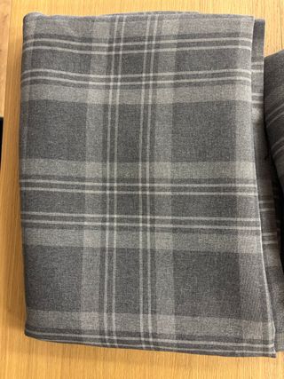 Cortinas a cuadros grises Ikea