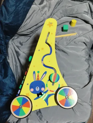 Correpasillos y centro de actividades infantil