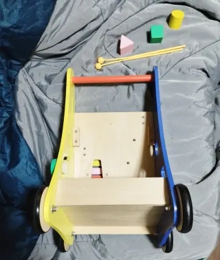 Correpasillos y centro de actividades infantil