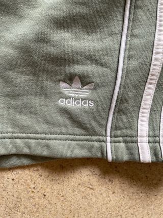 Conjunto Adidas Talla xs camiseta talla s pantalon