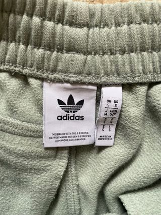 Conjunto Adidas Talla xs camiseta talla s pantalon