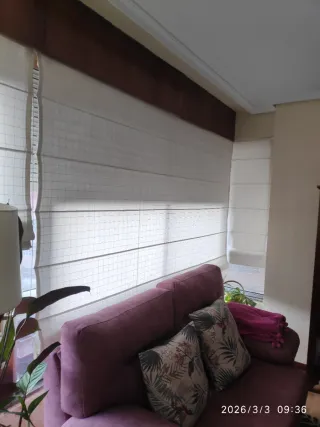 Estores enrollables de algodón color crudo