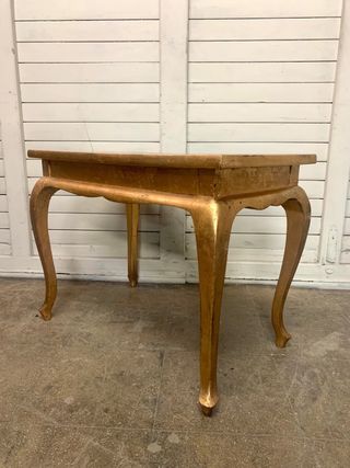 Mesa auxiliar madera dorada