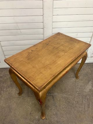 Mesa auxiliar madera dorada