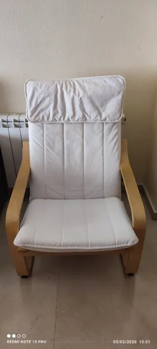 Sillón cómodo madera y tela