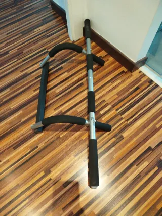 Barra de dominadas para puerta