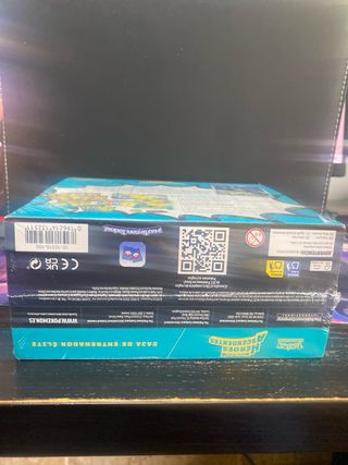 ETB Pokémon Héroes Ascendentes