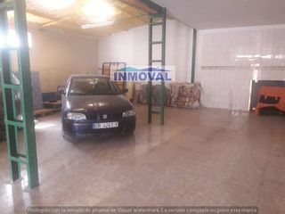 Local comercial en alquiler en Valdepeñas