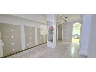 Local comercial en alquiler en Xàtiva