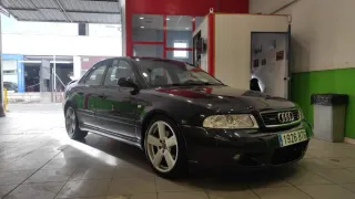 Audi A4 1999 quattro 2.5 tdi