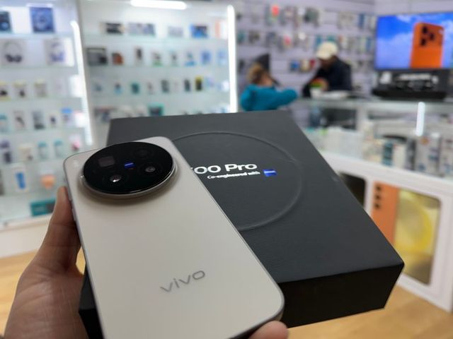 Vivo X300 Pro 512GB Version Global SEMI NUOVO