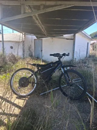 Bicicleta Eléctrica Negra