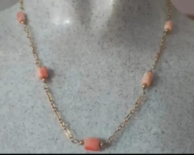 Collares de plata y dorados con piedras