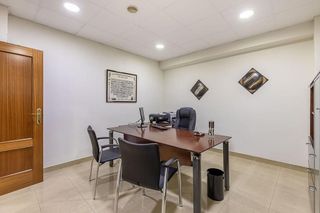 Oficina en venta en Pajaritos - Plaza de Toros en Granada