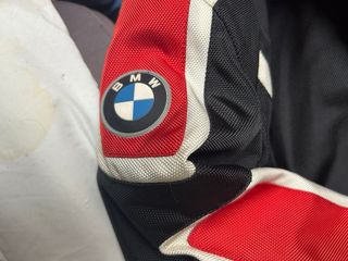 Casco SHOEI + 2 Chaquetas (BMW y Dainese) Mujer