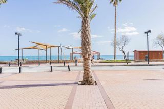 Local comercial en venta en Zona Puerto Deportivo en Fuengirola