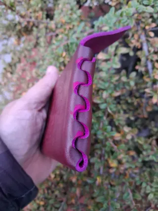 Cartera de cuero hecha a mano