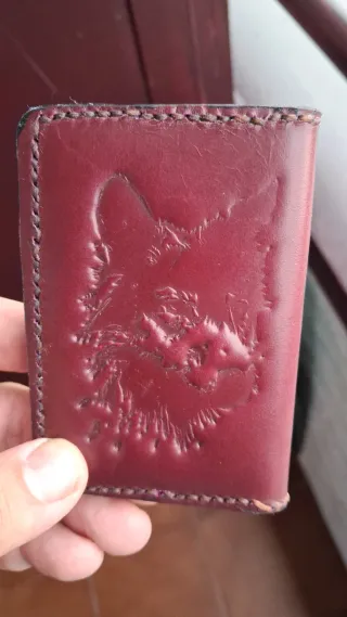 Cartera de cuero hecha a mano