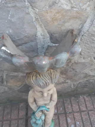 Figura de patio con niño y frutas,77 cm restaurar